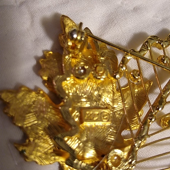 KC Brooch - Picture 3 of 3